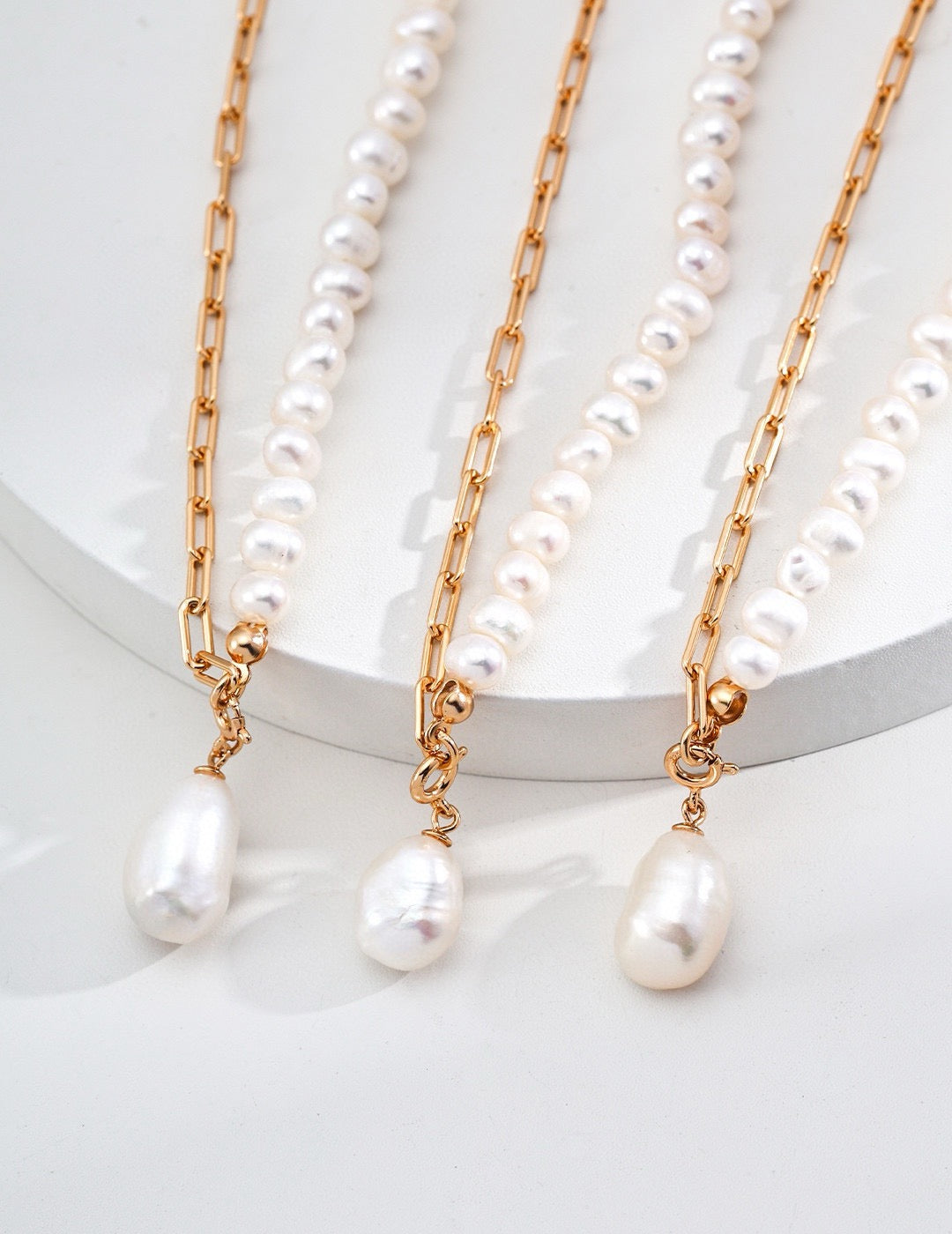Lustrous Link Necklace