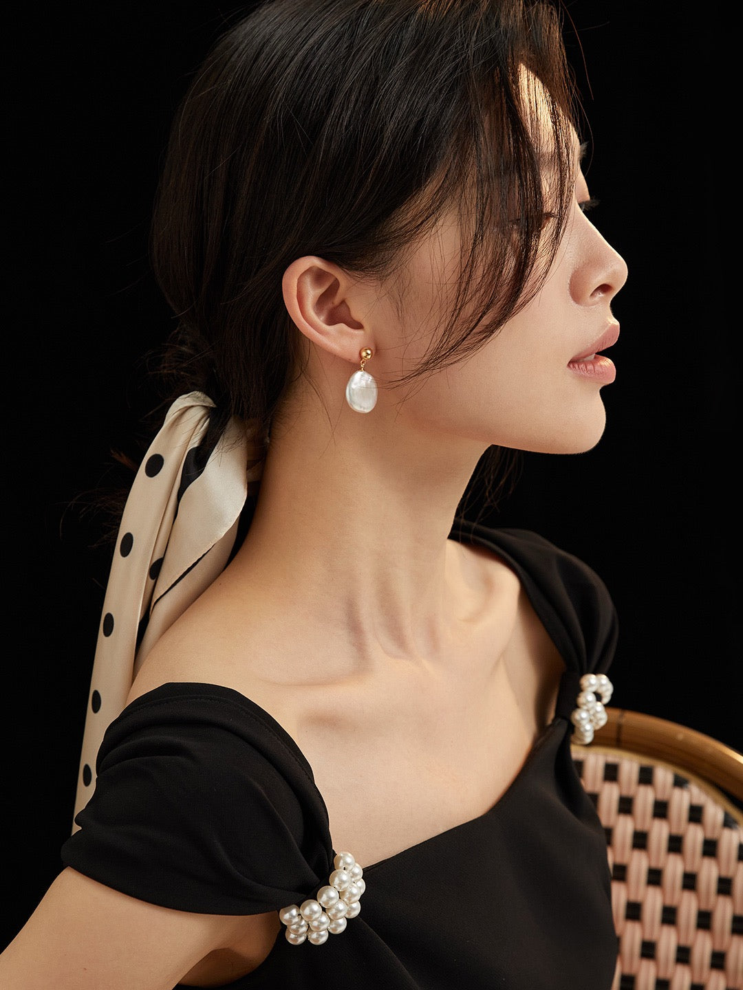 Pebble Pearl Earring