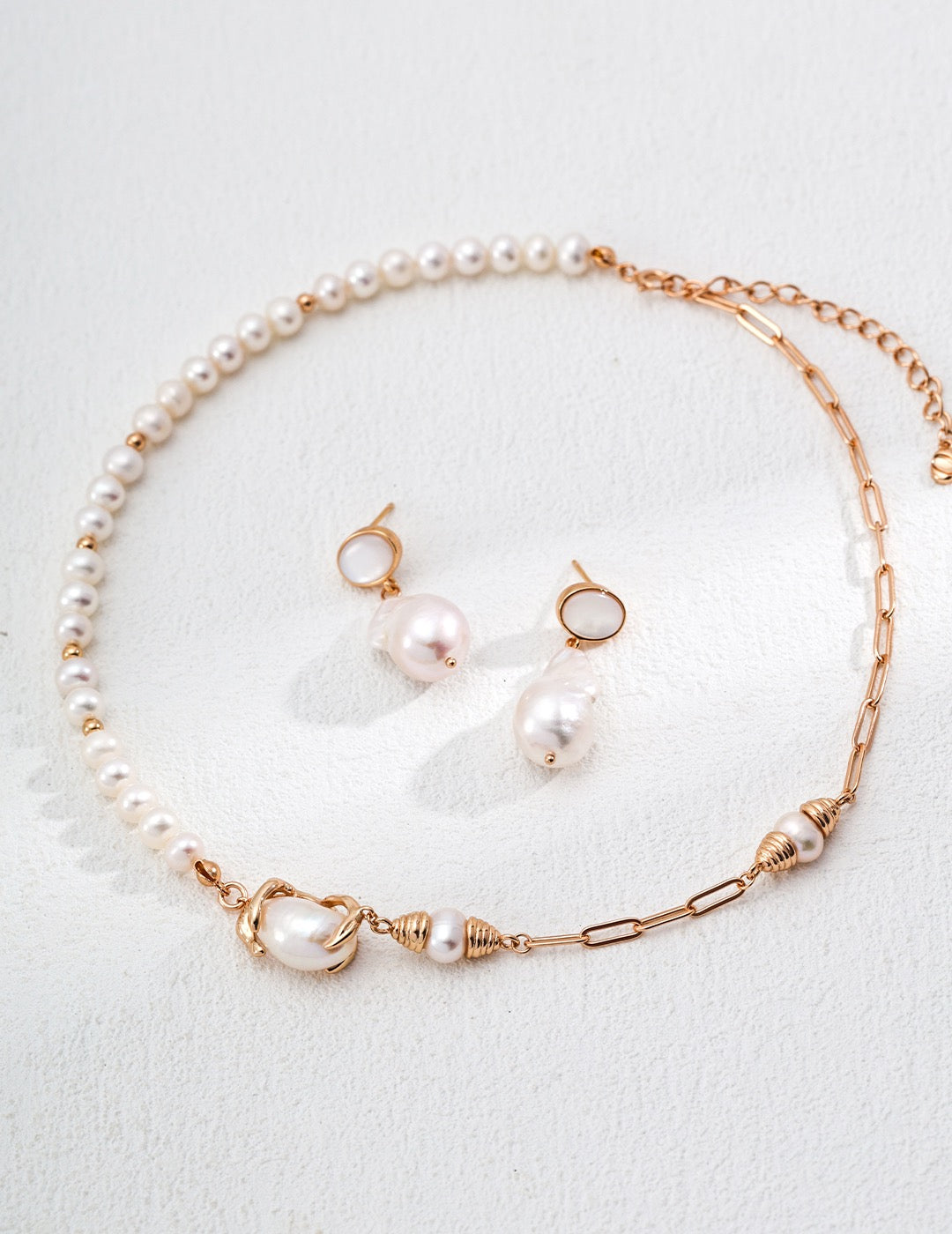 Moonlit Shell Elegance - Earring
