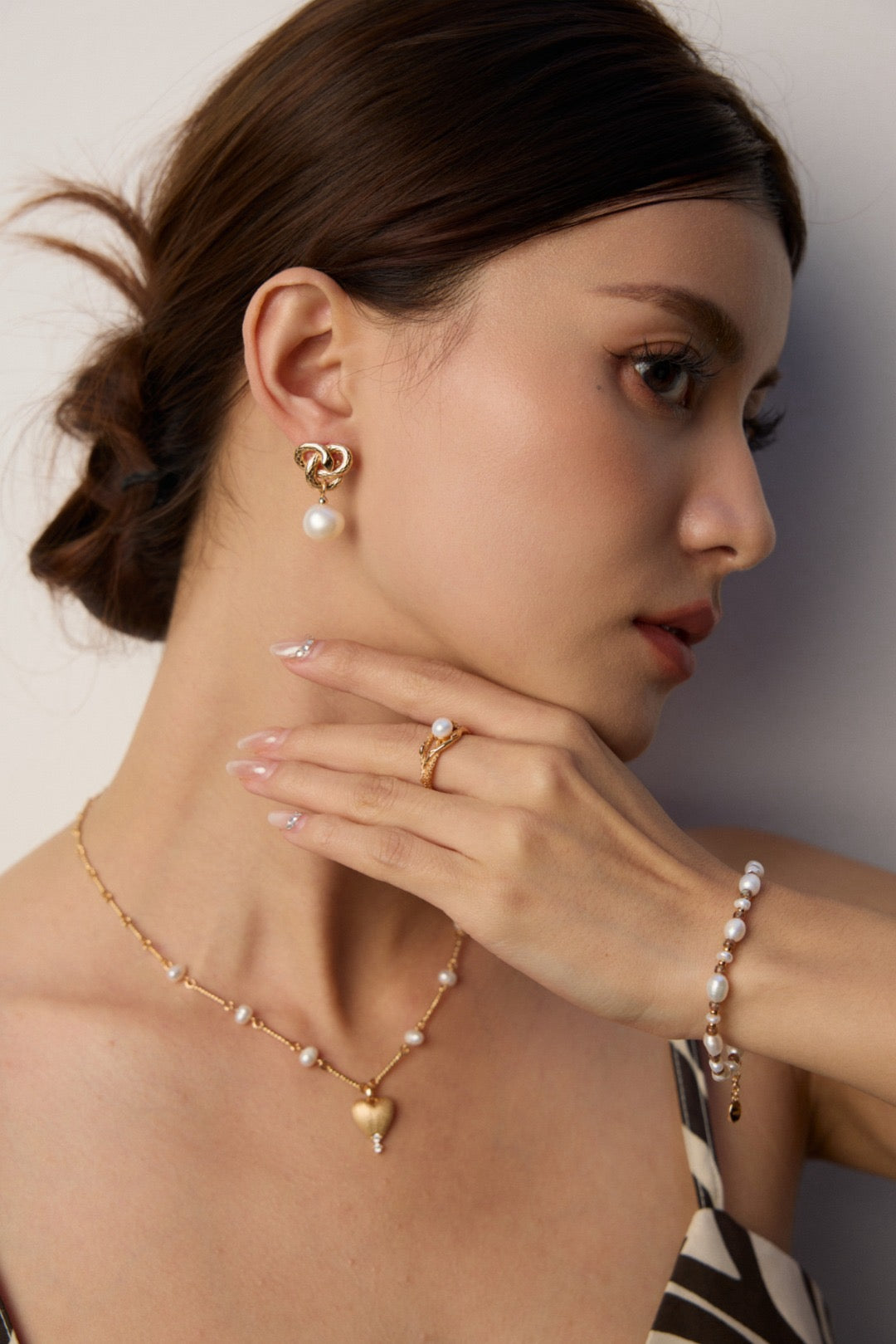 Amoura Pearl Necklace