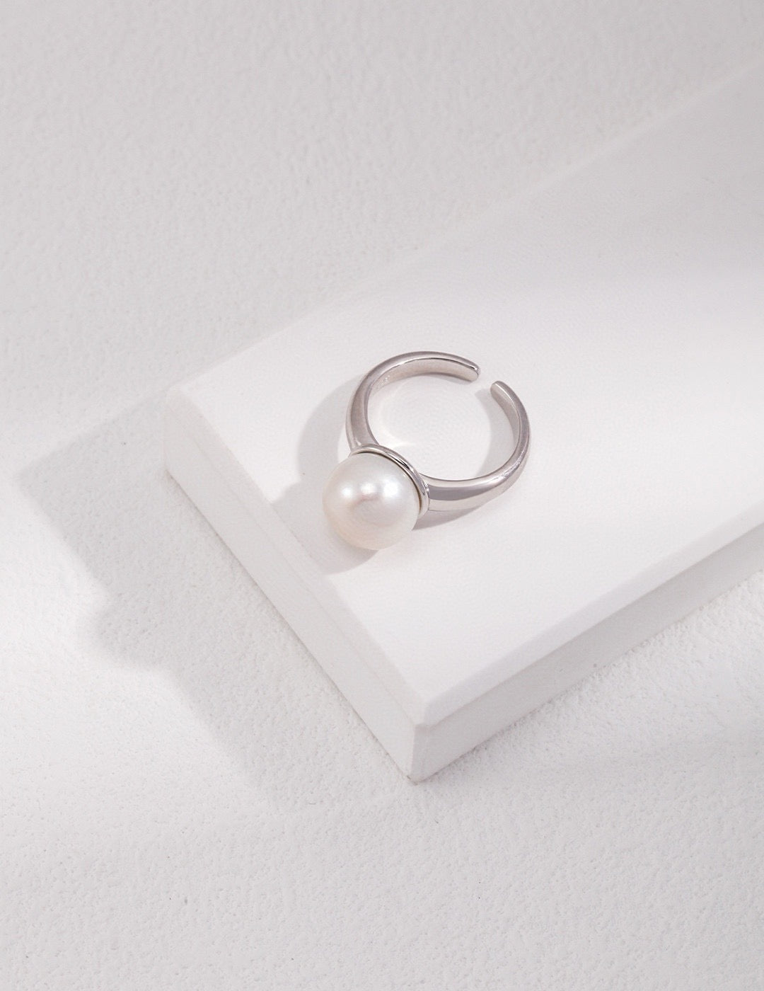 Single Pearl Ring