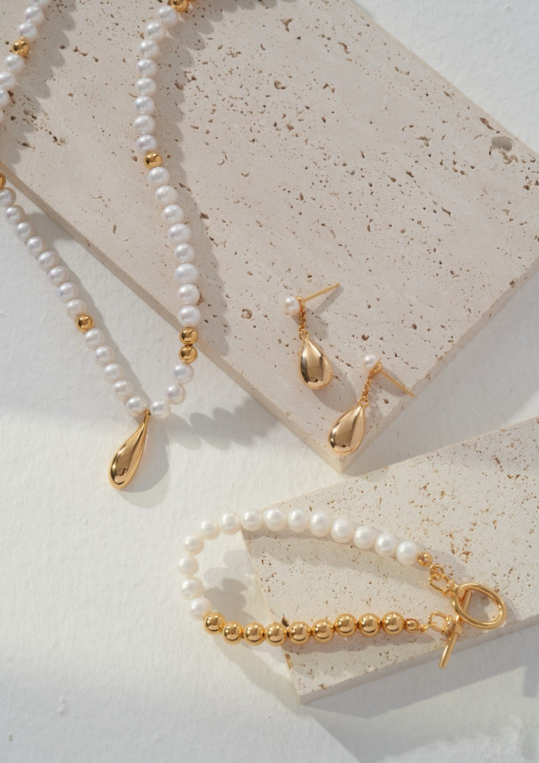 Pearlux Drop Necklace