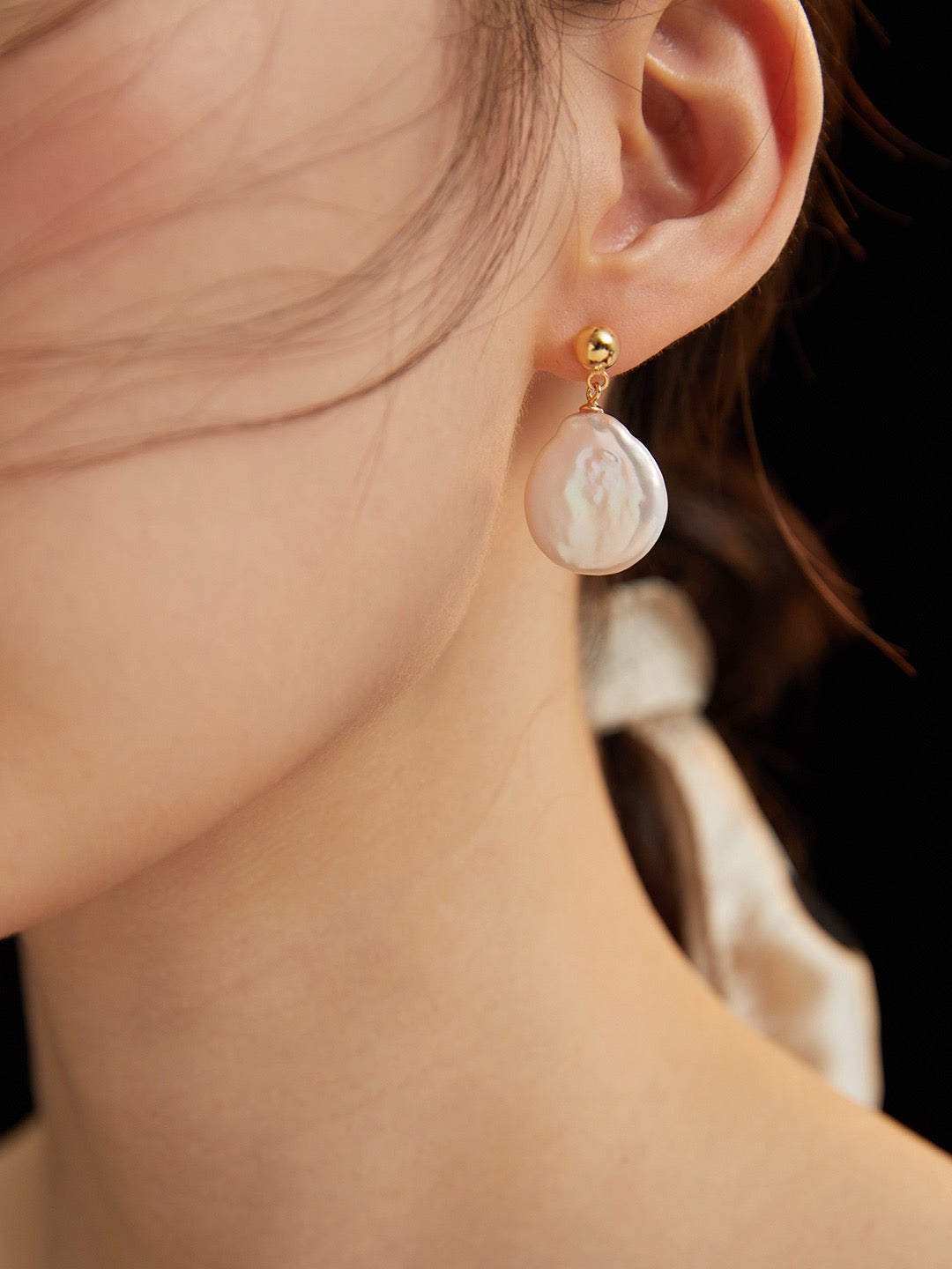 Pebble Pearl Earring