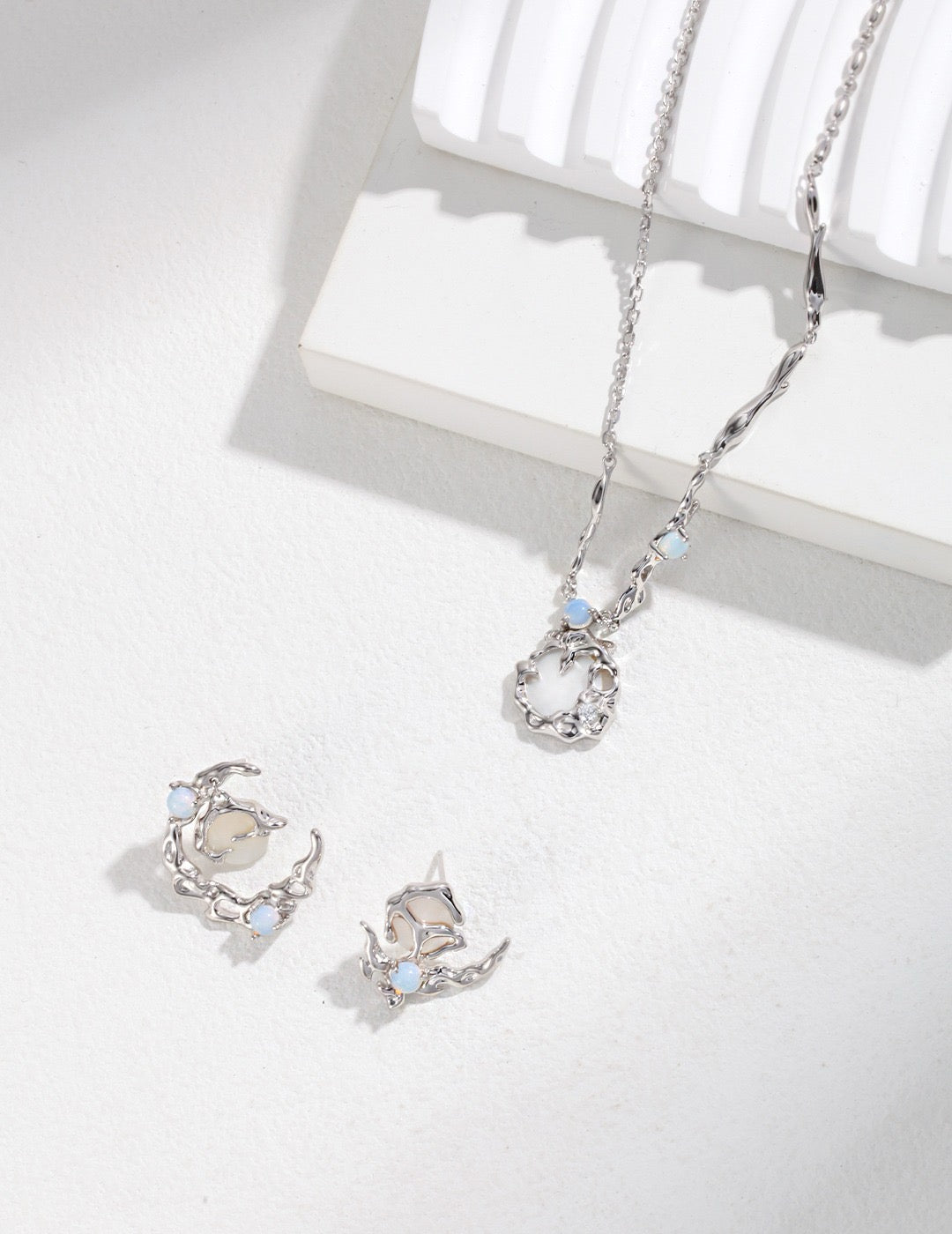 Moonlit Verse Earring