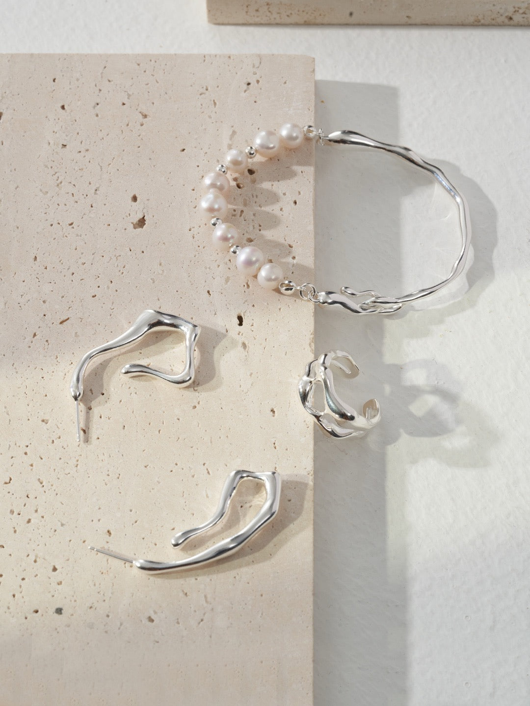 Pearl Cascade Bracelet