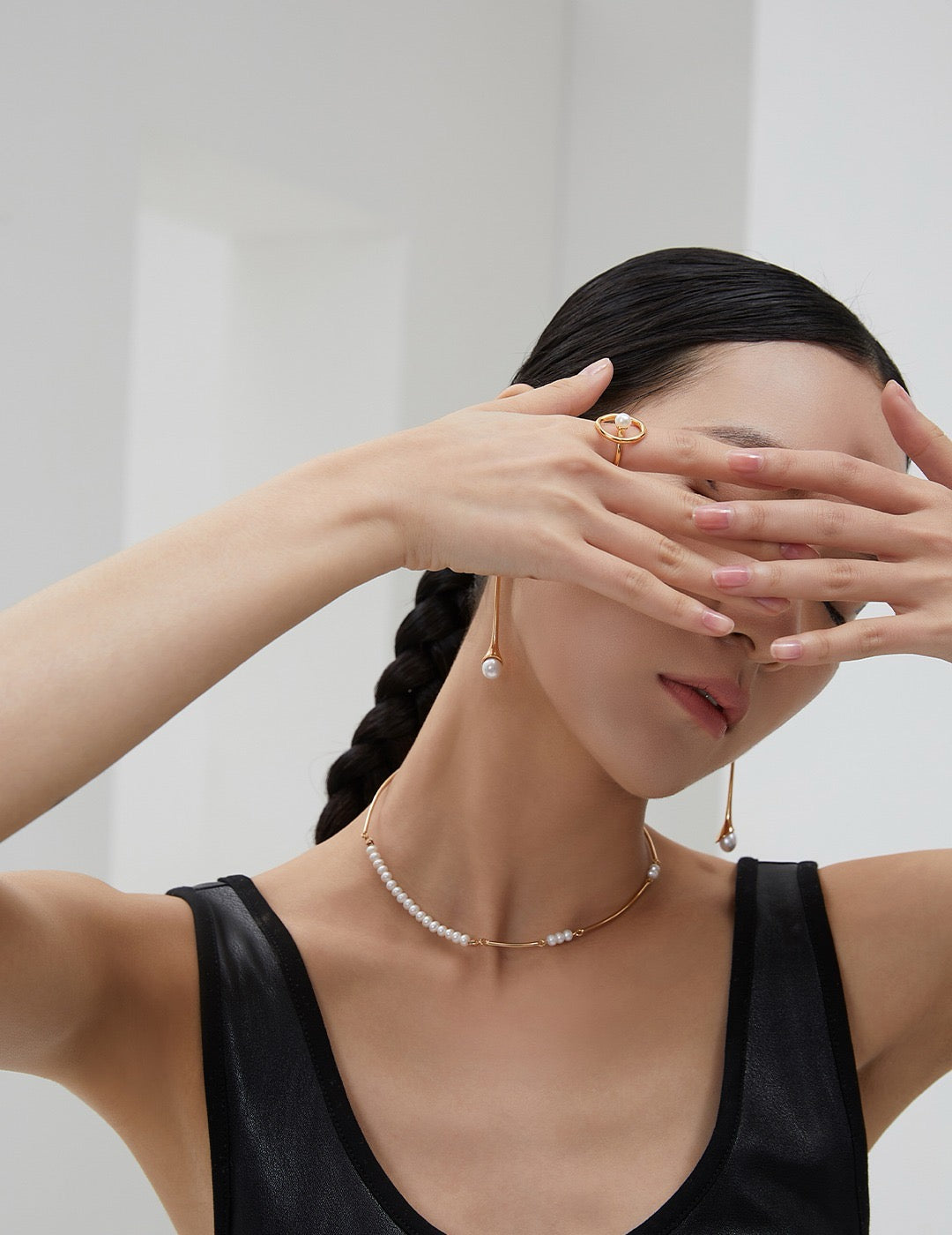 Serene Curve Ring