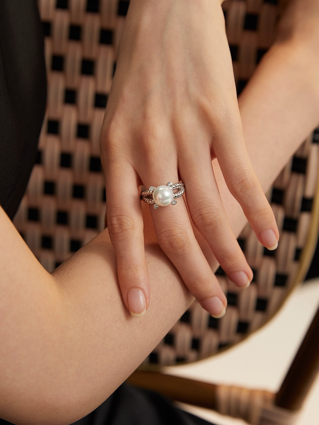Amoura Ring