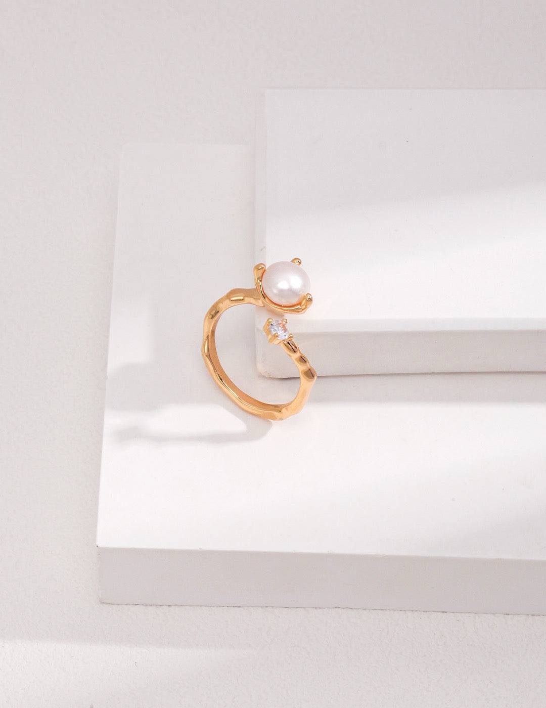 Luna Spark Ring