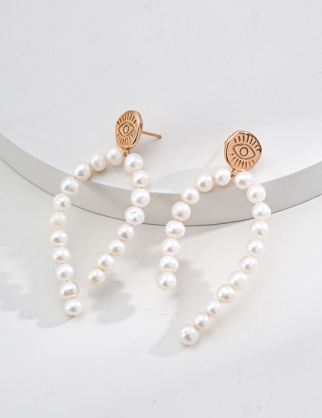 Pearl Gaze Earrings
