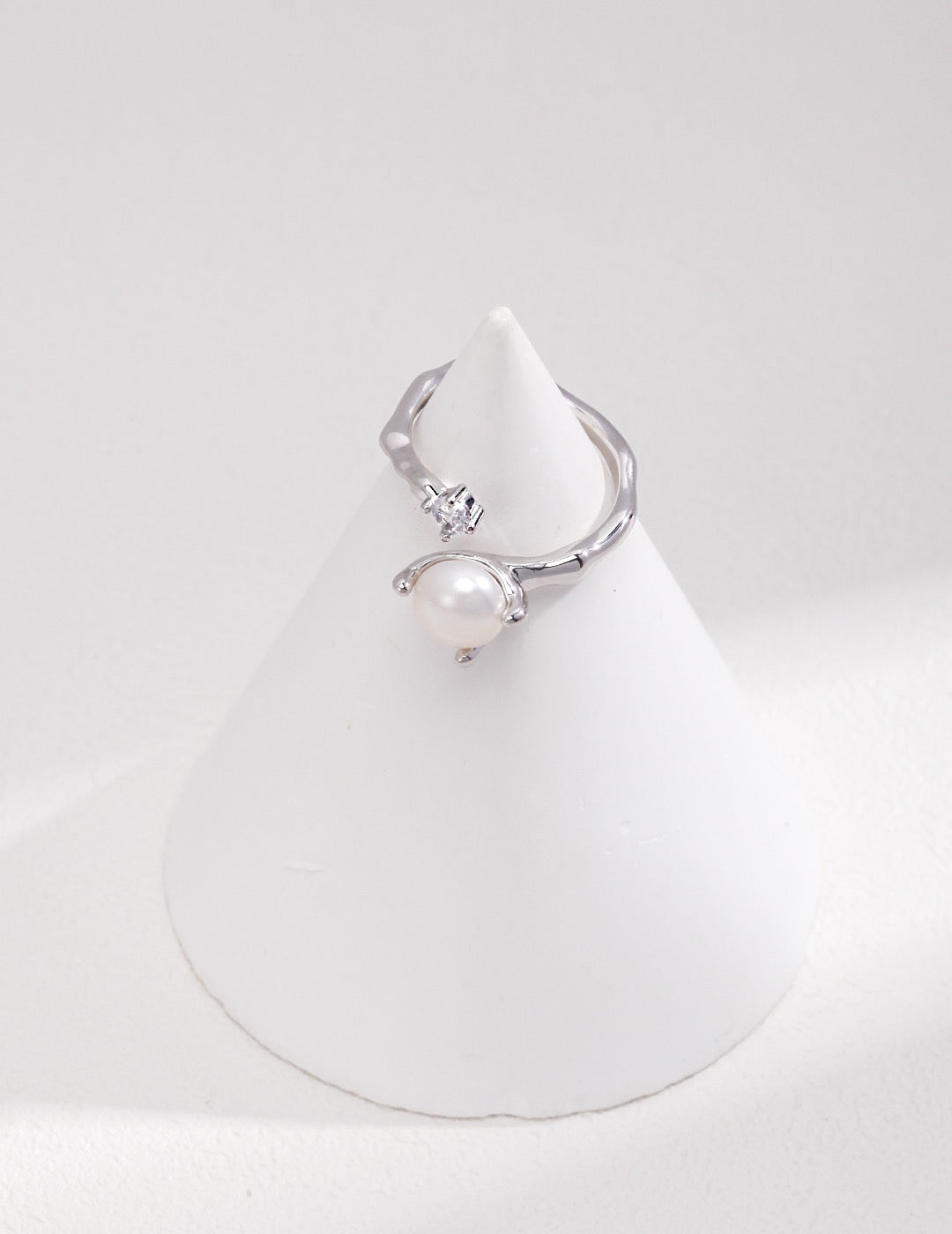 Luna Spark Ring