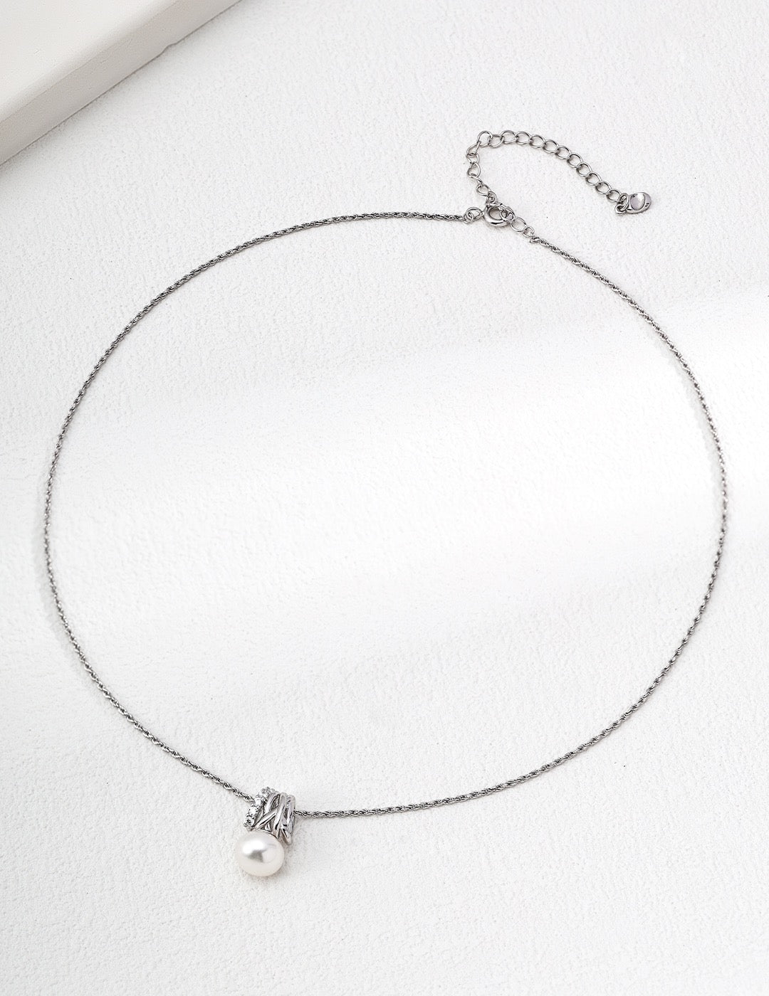 Lustre Knot Necklace