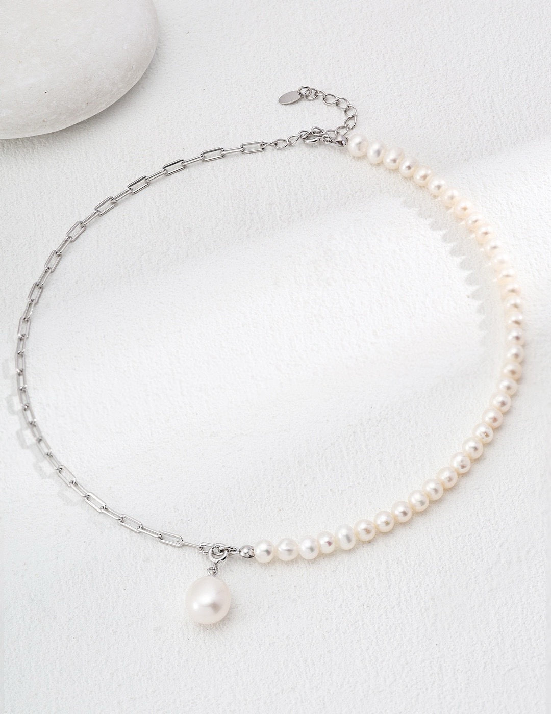 Lustrous Link Necklace