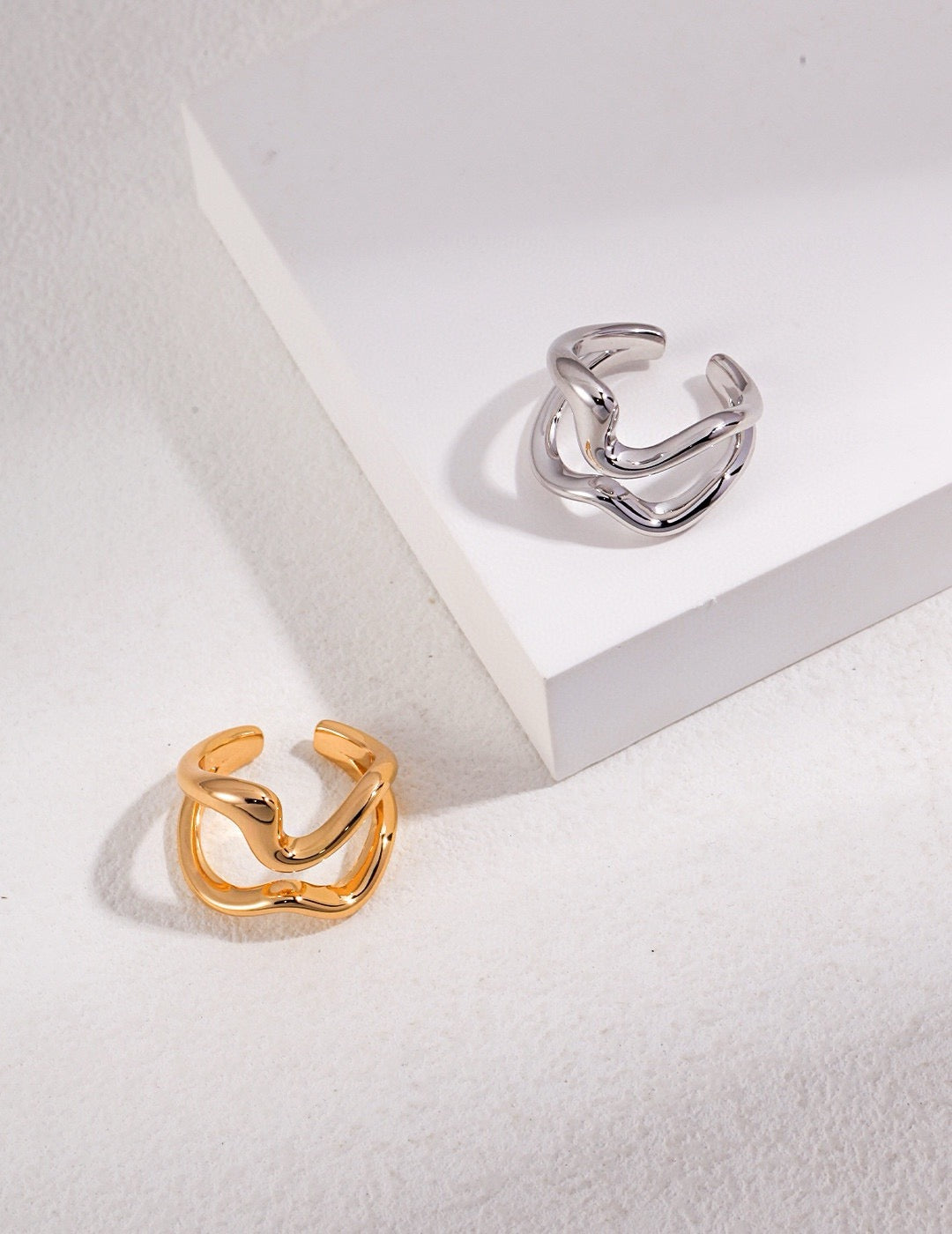 Flow Arc Ring