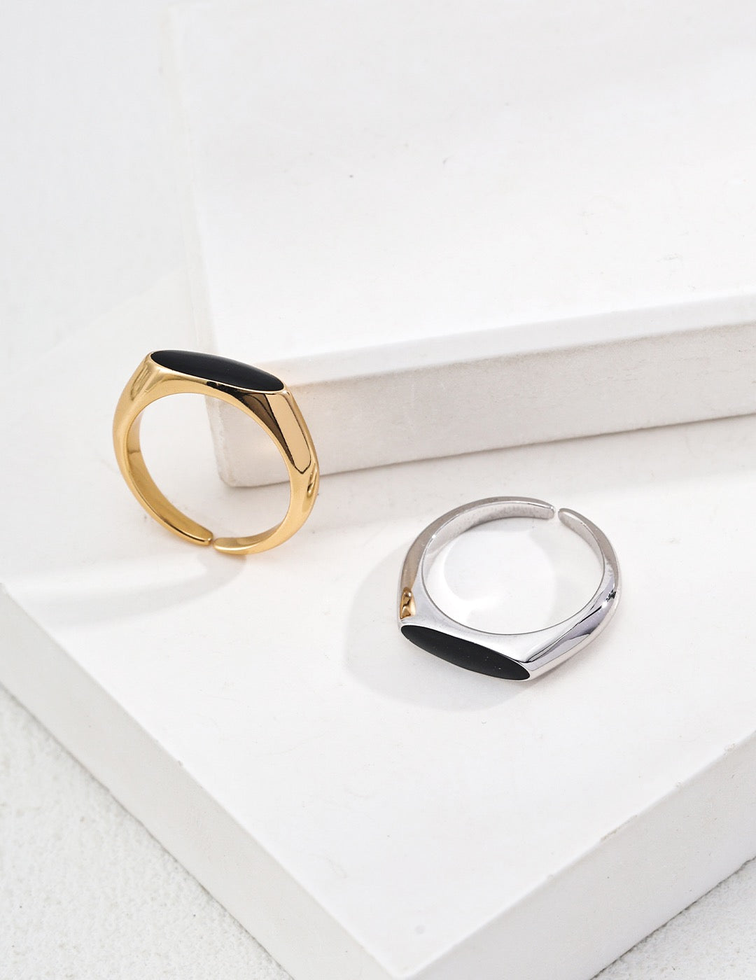 Eclipse Noir Ring