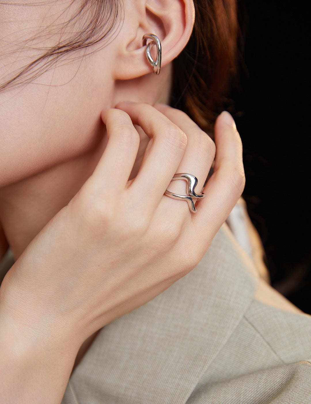 Flow Arc Ring