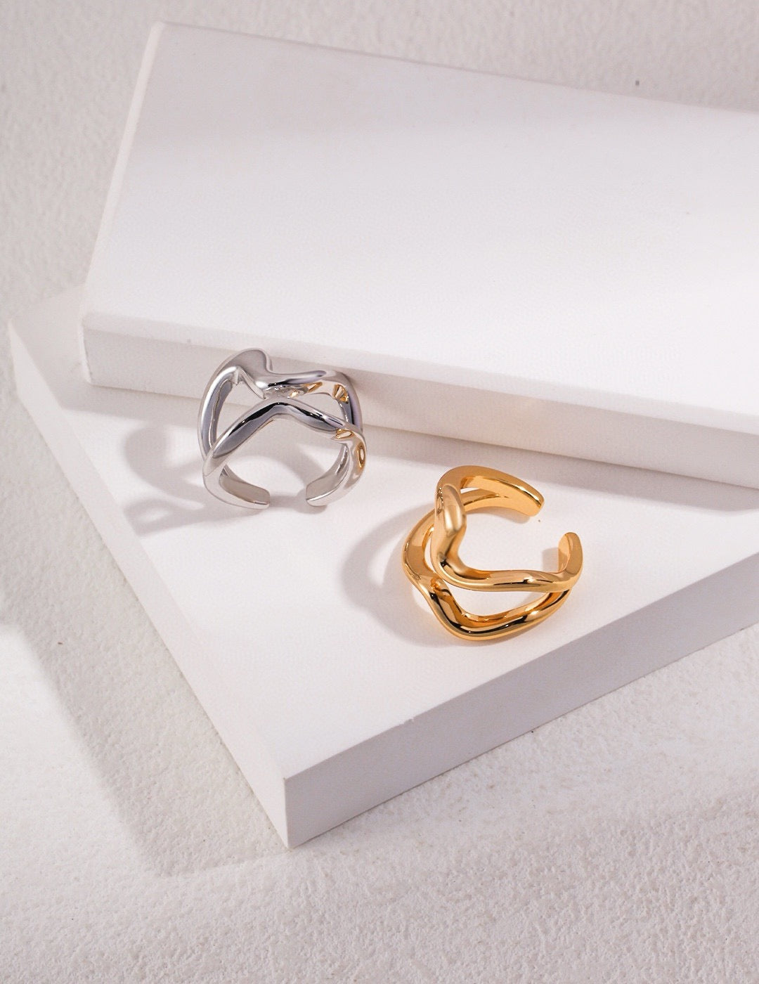 Flow Arc Ring