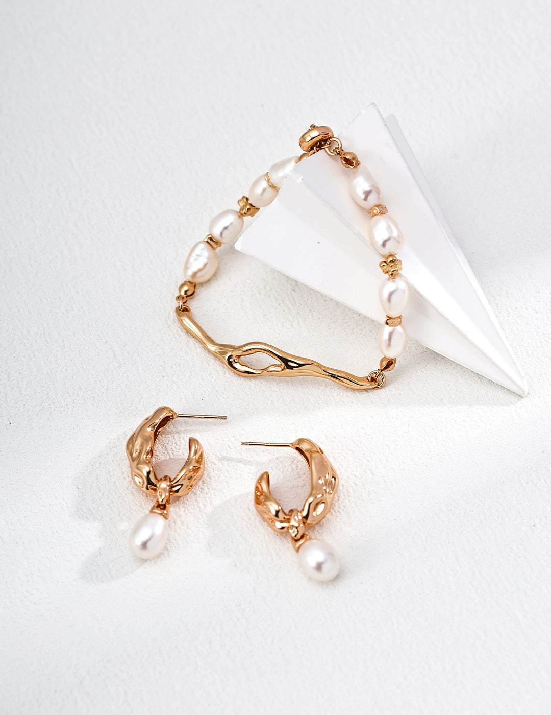 Elysian Flow Bracelet